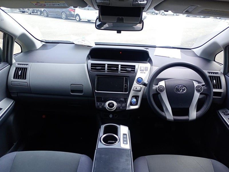 2013 Toyota Prius ALPHA * 7 SEATERS *HYBRID, photo 3