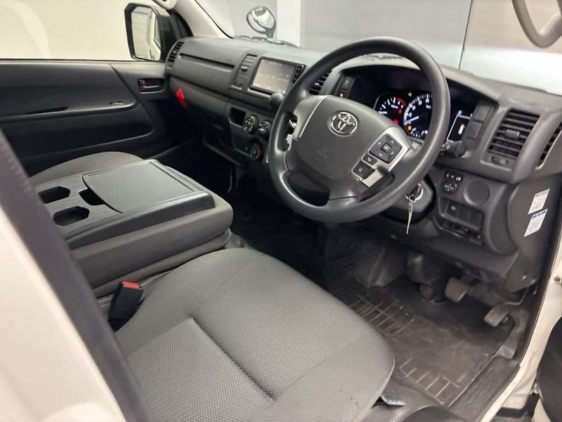 2021 Toyota Hiace 2.8*D/T*LWB* 5DR*6 SEATS, photo 3
