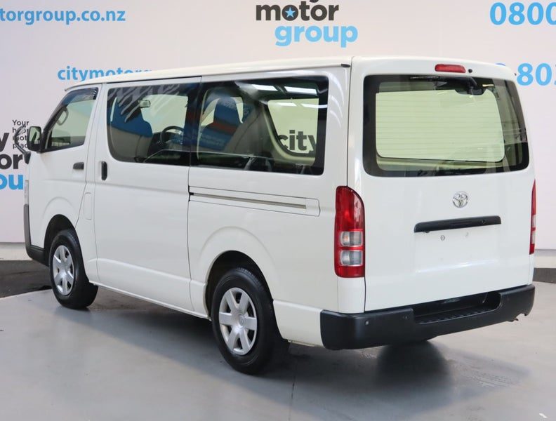 2022 Toyota Hiace 2.8* D/T*4WD*5 DOOR*, photo 2
