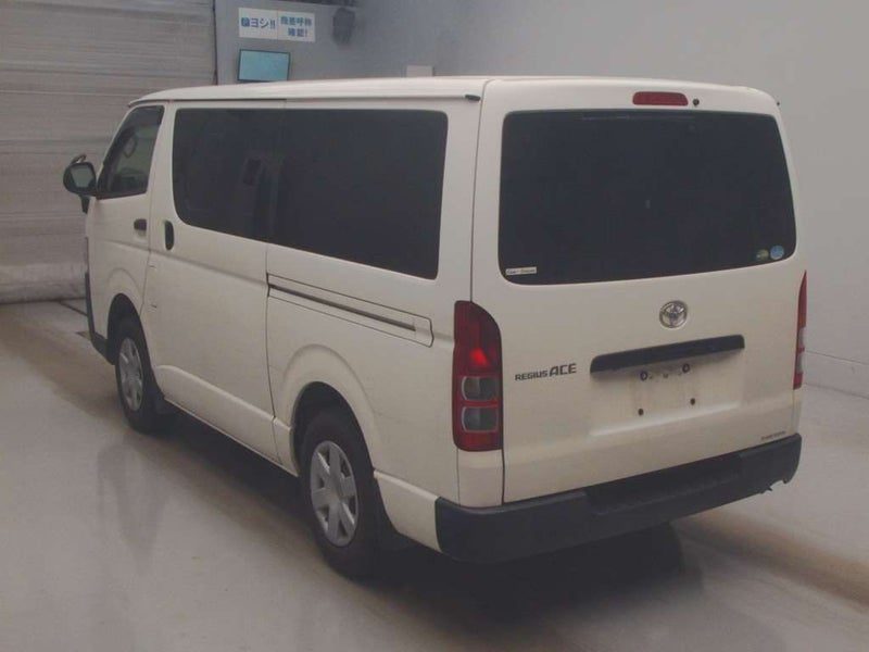 2020 Toyota Hiace 2.8*D/T*LWB* 5 DOOR*, photo 2