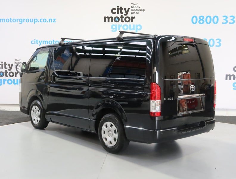 2022 Toyota Hiace 2.8*D/T*LWB* 6 SEATER*, photo 2