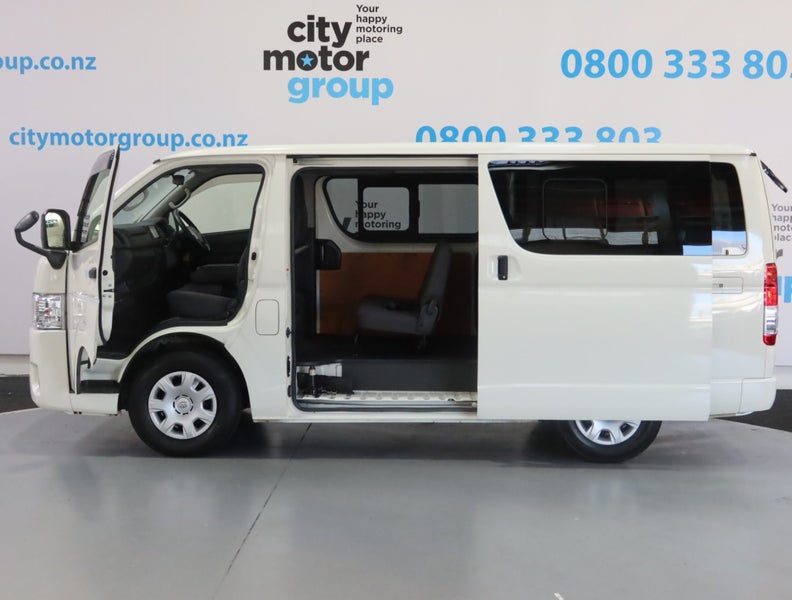 2021 Toyota Hiace 2.8*D/T* LWB* 6 SEATER*, photo 3