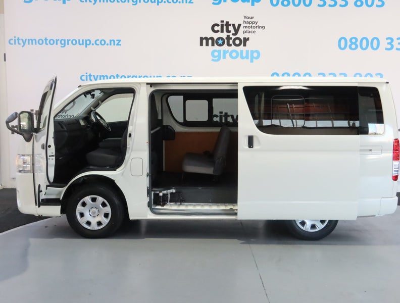 2022 Toyota Hiace 2.8*D/T* 5 DR*LWB*6 SEATS, photo 3