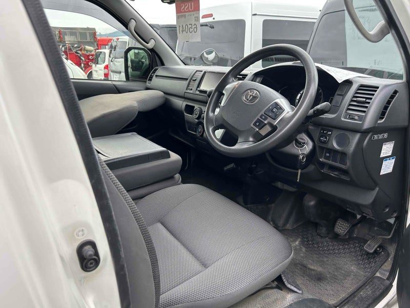 2022 Toyota Hiace 2.8* D/T* 4WD*5 DOOR*, photo 3