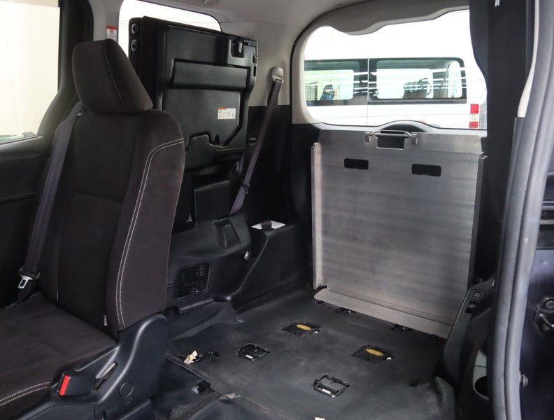 2016 Toyota Esquire 2.0*MOBILITY WHEELCHAIR, photo 3