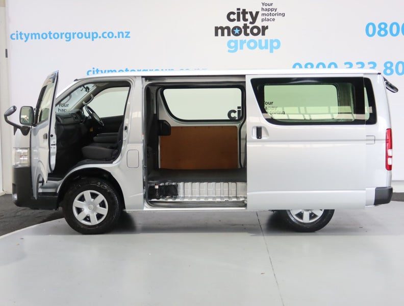 2021 Toyota Hiace 2.8*D/T*4WD*LWB* 5 DOOR*, photo 3