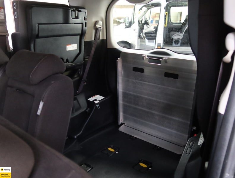 2015 Toyota Esquire 2.0* WHEELCHAIR RAMP