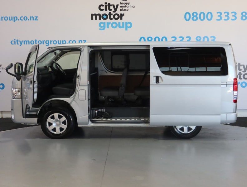2022 Toyota Hiace 2.8*D/T* 9 SEATER*LWB*, photo 3
