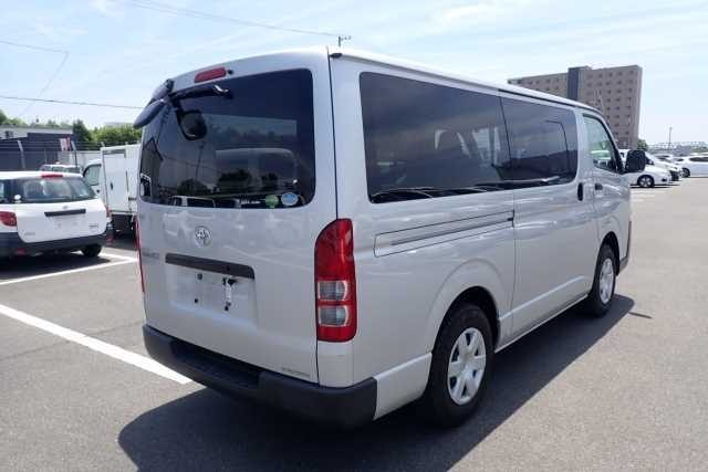 2019 Toyota Hiace 2.8* D/T*4WD*5 DOOR*, photo 2