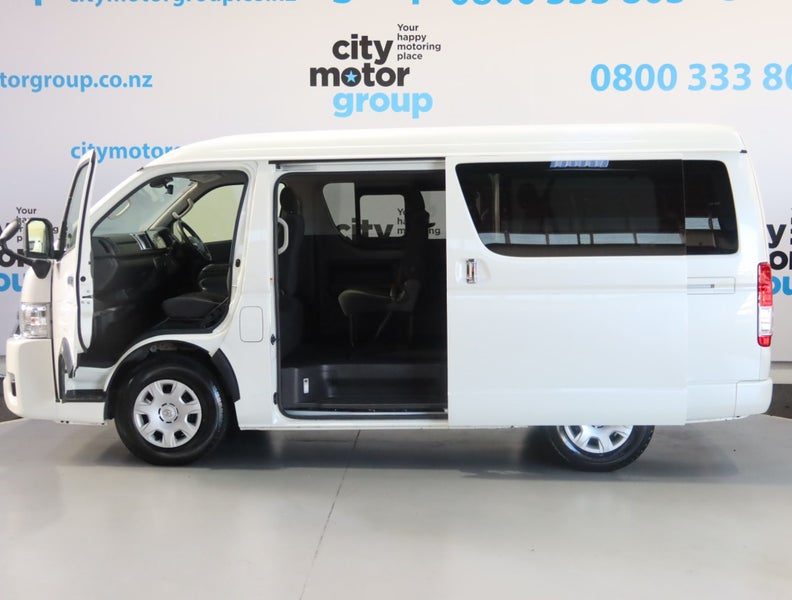 2023 Toyota Hiace 2.7*GL*10 SEATER MINIBUS*, photo 3