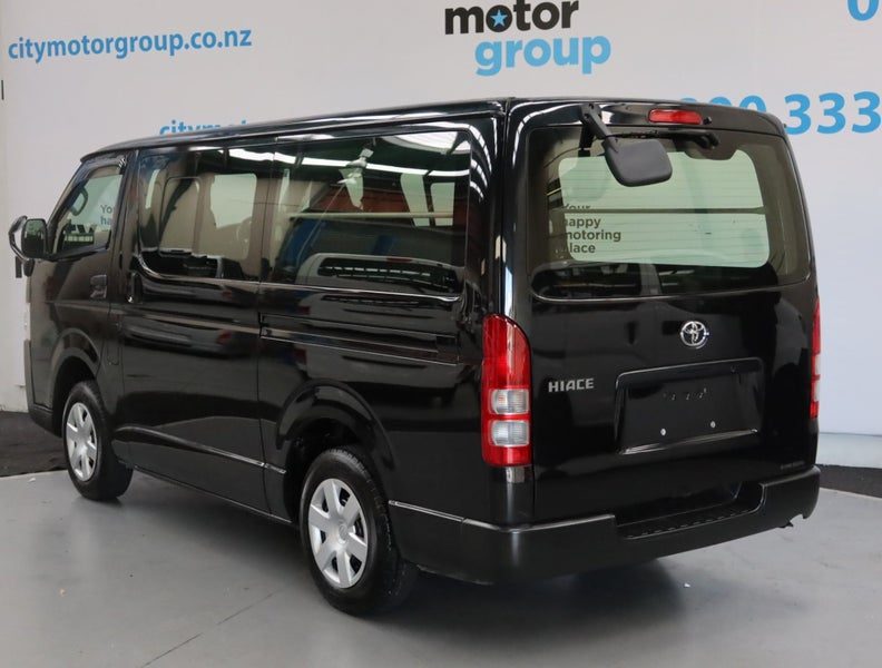 2020 Toyota Hiace 2.8 D/T* 5 DOOR*6 SEATER*, photo 2
