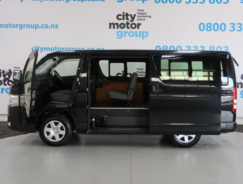 2020 Toyota Hiace 2.8 D/T* 5 DOOR*6 SEATER*, photo 3