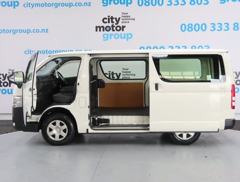 2020 Toyota Hiace 2.8* D/T*4WD*5 DOOR*, photo 3
