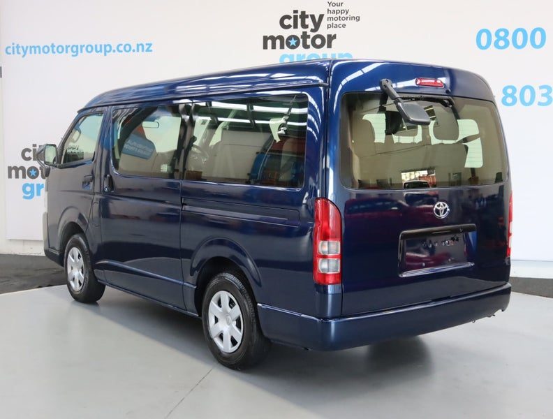 2022 Toyota Hiace 2.7*4WD*10 SEAT MINIBUS, photo 2