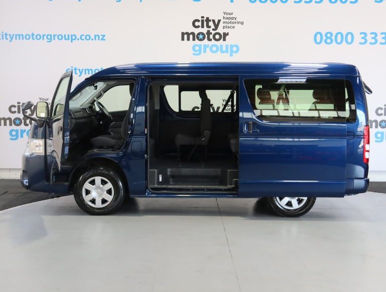 2022 Toyota Hiace 2.7*4WD*10 SEAT MINIBUS, photo 3