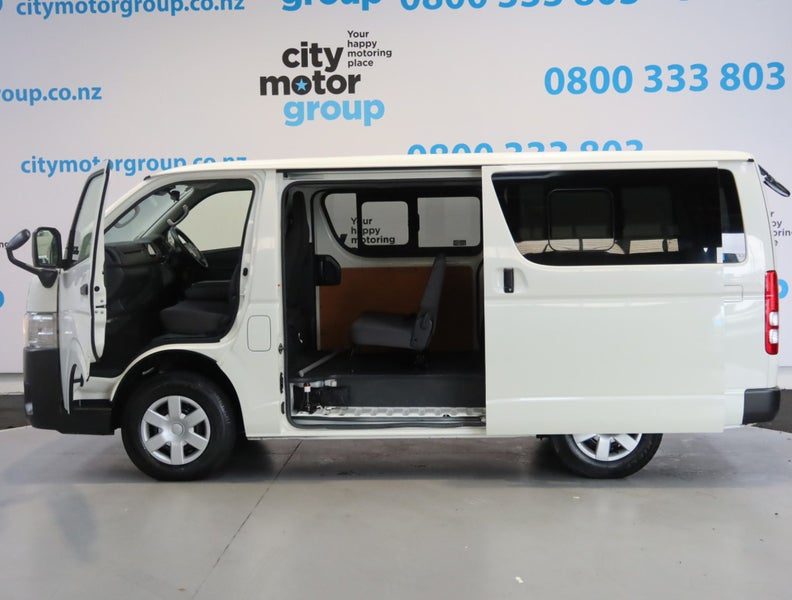2022 Toyota Hiace 2.8*4WD*LWB*5 DOOR*, photo 3