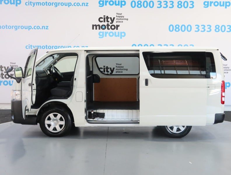 2022 Toyota Hiace 2.8*D/T* LWB* 5 DOOR*, photo 3
