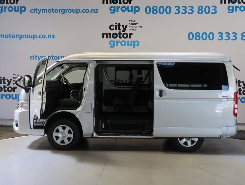 2021 Toyota Hiace 2.7*4WD*10 SEATER MINIBUS, photo 3