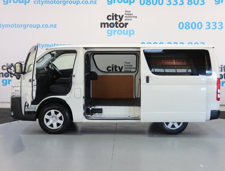 2022 Toyota Hiace 2.8*D/T*4WD*LWB*5 DOOR, photo 3