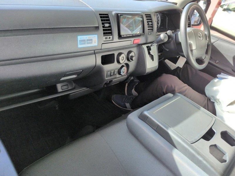 2022 Toyota Hiace 2.8* D/T*4WD*5 DOOR*, photo 3
