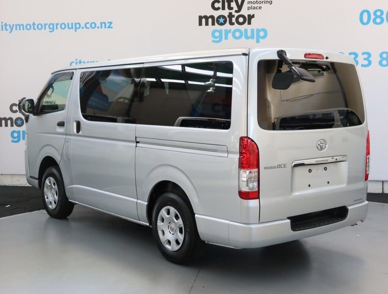 2019 Toyota Hiace 2.8*4WD* DX-GL*LWB* 5 DR*, photo 2