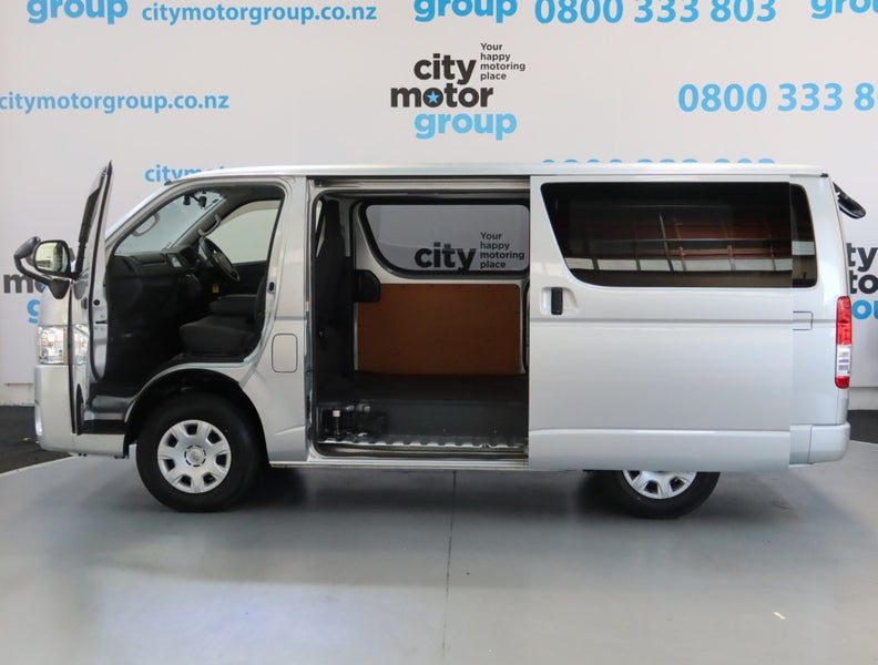 2019 Toyota Hiace 2.8*4WD* DX-GL*LWB* 5 DR*, photo 3
