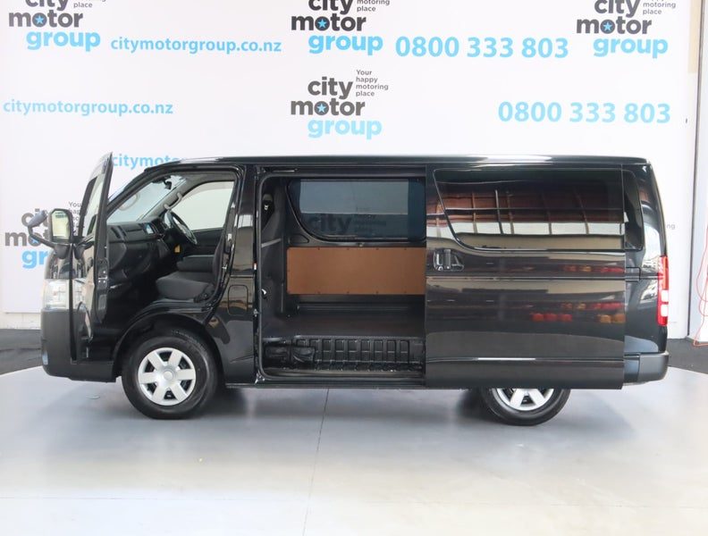 2022 Toyota Hiace 2.8*D/T* LWB*, photo 3