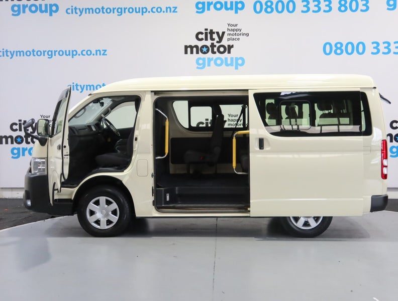 2021 Toyota Hiace 2.7*4WD*10 SEATER MINIBUS, photo 3