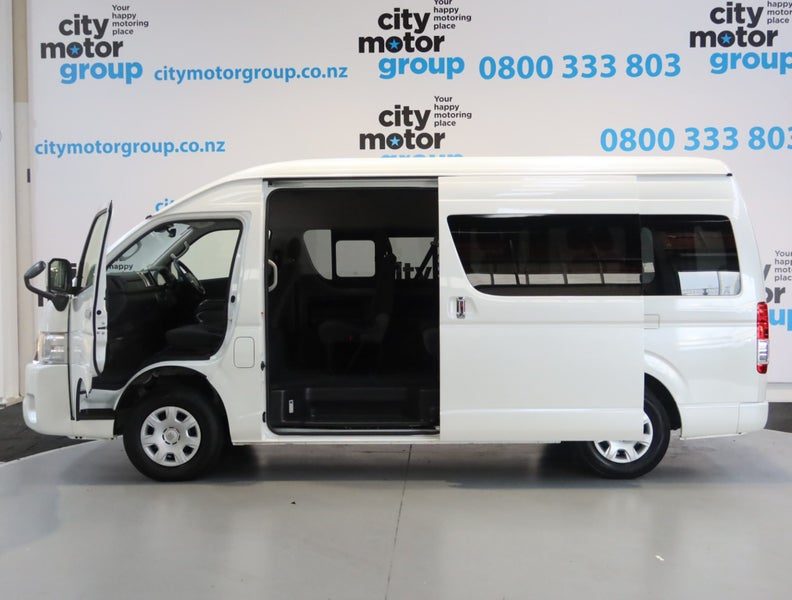2025 Toyota Hiace 2.7*4WD* 10 SEAT* MINIBUS, photo 3