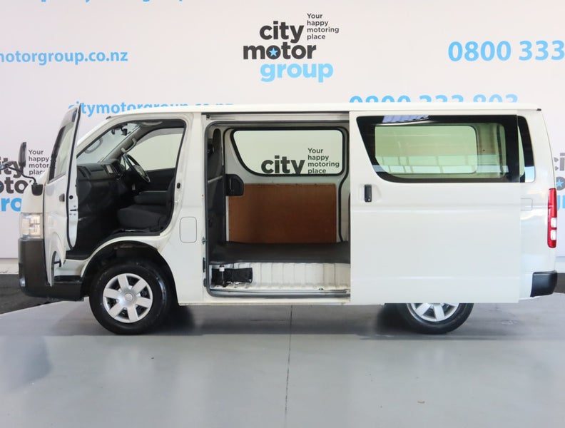 2019 Toyota Hiace 2.8* 4WD*LWB* 5 DR*, photo 3