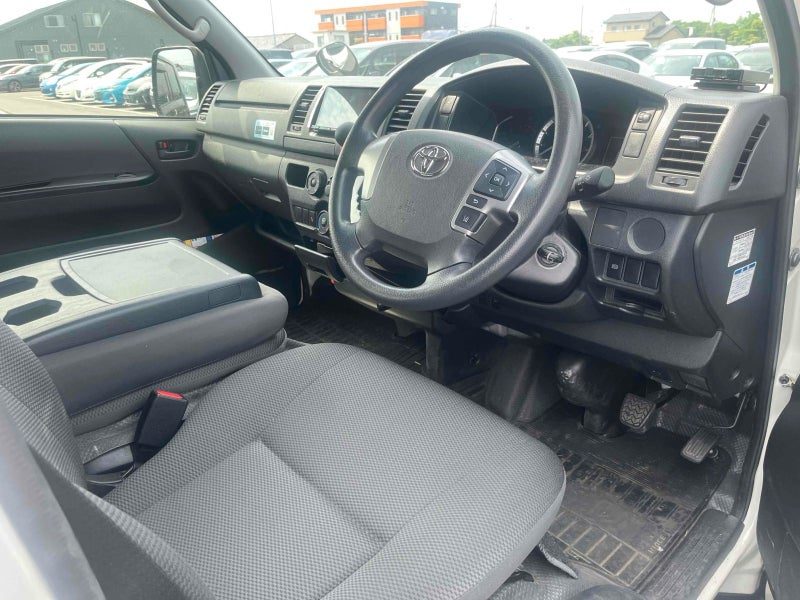 2022 Toyota Hiace 2.8* D/T*4WD*5 DOOR*, photo 3