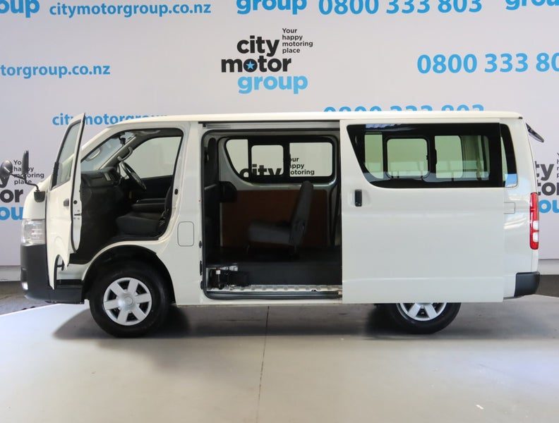 2020 Toyota Hiace 2.8*D/T*4WD*LWB* 5 DR*, photo 3