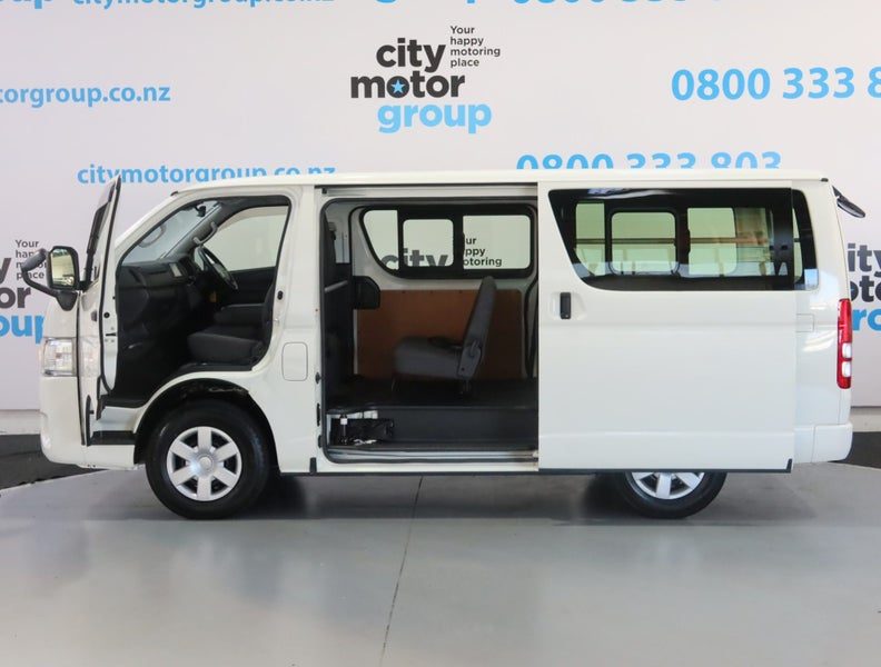 2020 Toyota Hiace 2.8* D/T*4WD*5 DOOR*, photo 3