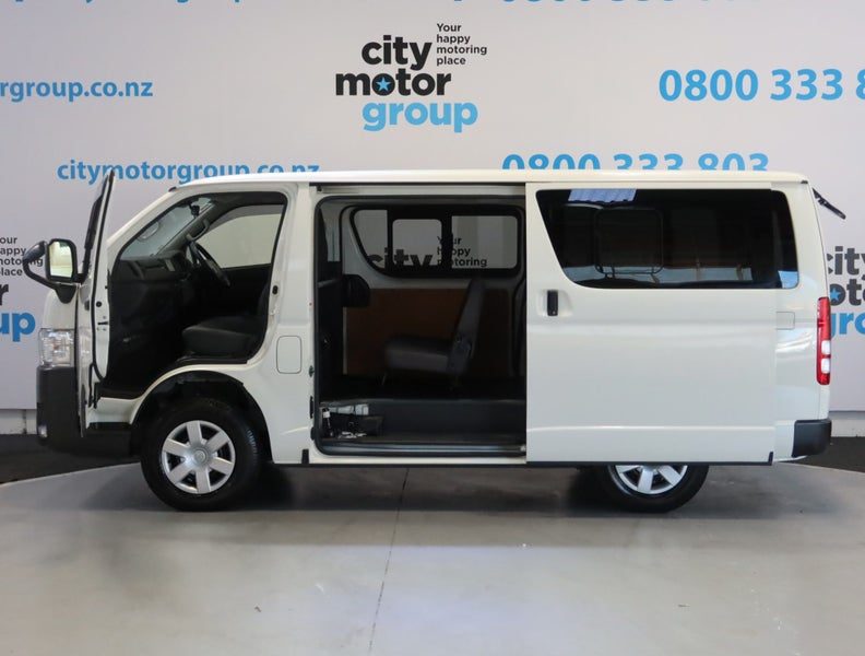 2021 Toyota Hiace 2.8*D/T* 4WD* LWB*5 DR*, photo 3