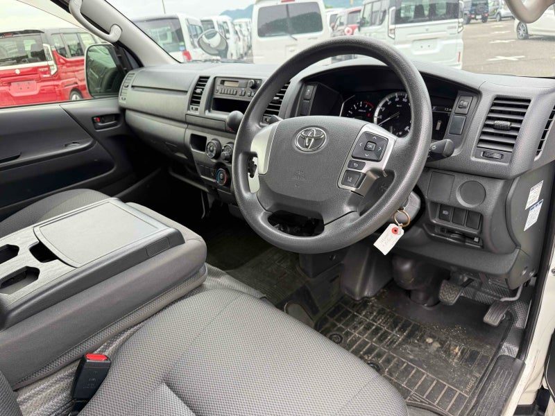2022 Toyota Hiace 2.8*D/T* LWB* 5 DOOR*, photo 3