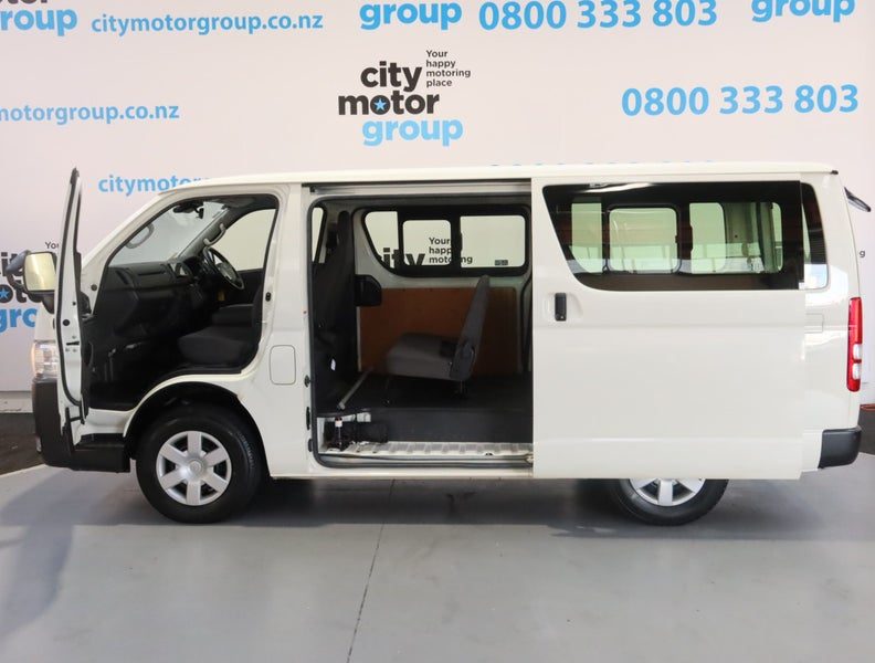 2021 Toyota Hiace 2.8*D/T*4WD*LWB*5 DR*, photo 3