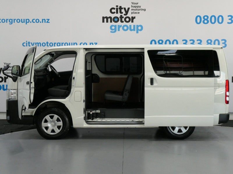 2023 Toyota Hiace 2.8* D/T*4WD*5 DOOR*, photo 3