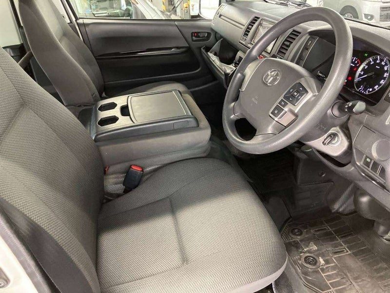 2022 Toyota Hiace 2.0*PETROL*LWB*5 DR*, photo 3