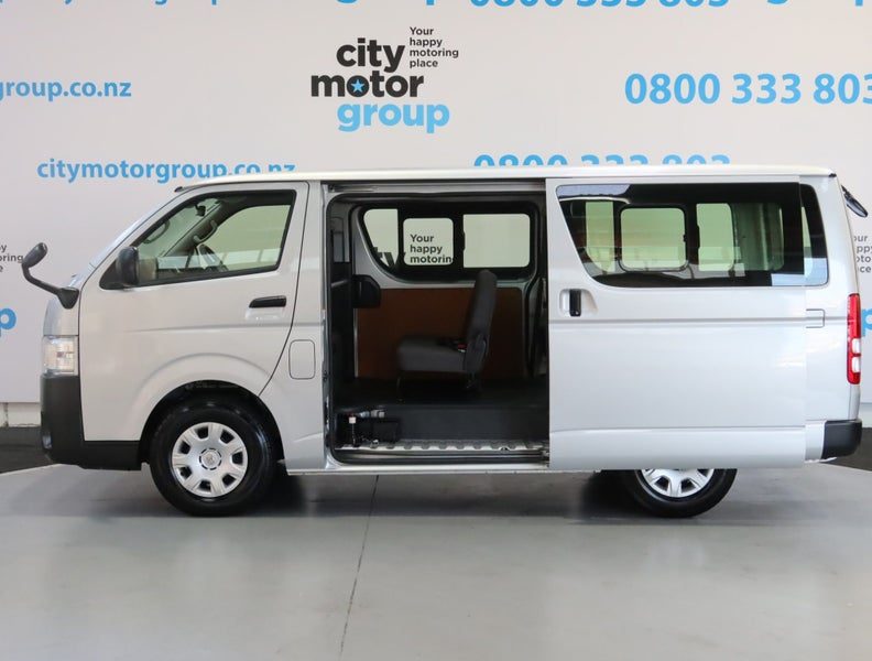 2021 Toyota Hiace 2.8*D*LWB*5 DOOR*6 SEATER, photo 3