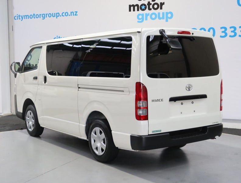 2022 Toyota Hiace 2.8*D*LWB*5 DOOR*6 SEATER, photo 2
