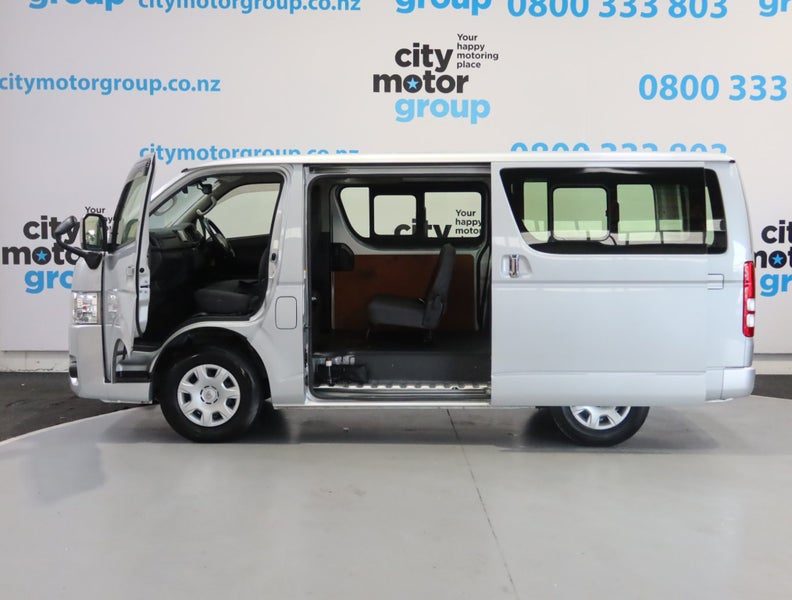 2021 Toyota Hiace 2.8*D*LWB*5 DOOR*6 SEATER, photo 3