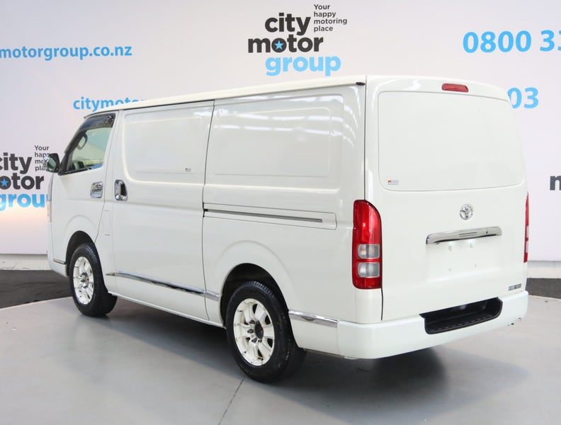 2021 Toyota Hiace 2.8*D/T*-7 FREEZER VAN*, photo 2