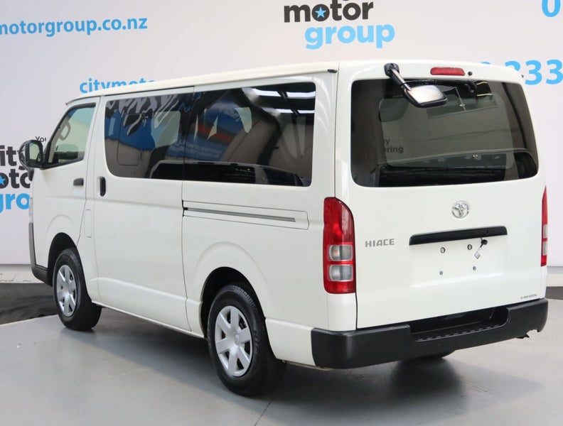 2022 Toyota Hiace 2.8* D/T*4WD*5 DOOR*, photo 2