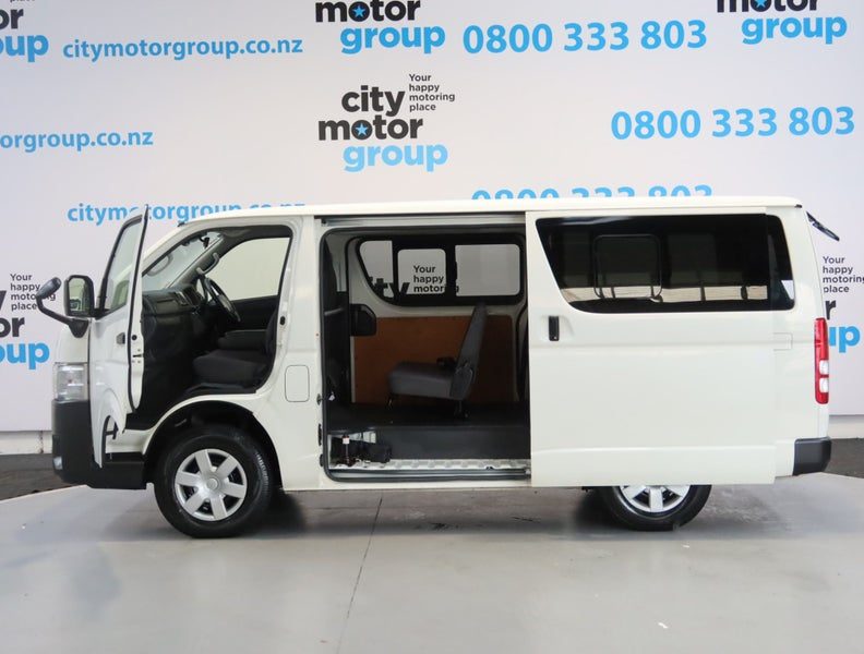 2022 Toyota Hiace 2.8* D/T*4WD*5 DOOR*, photo 3