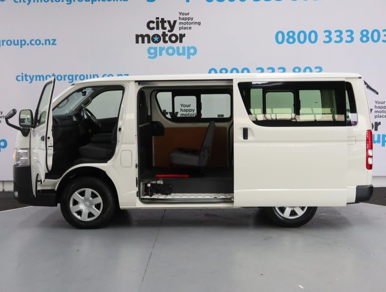 2022 Toyota Hiace 2.8* D/T*4WD*5 DOOR*, photo 3