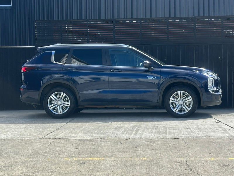 2023 Mitsubishi Outlander LS PHEV/4WD/AT, photo 2