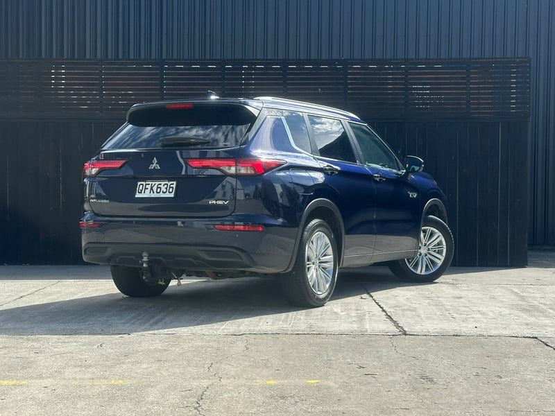 2023 Mitsubishi Outlander LS PHEV/4WD/AT, photo 3