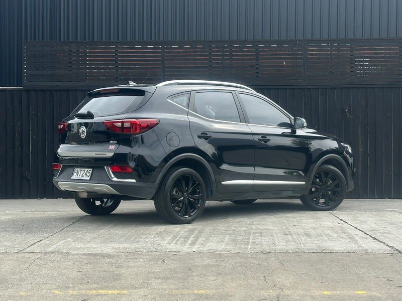 2022 MG ZS Excite - Black Edition, photo 2