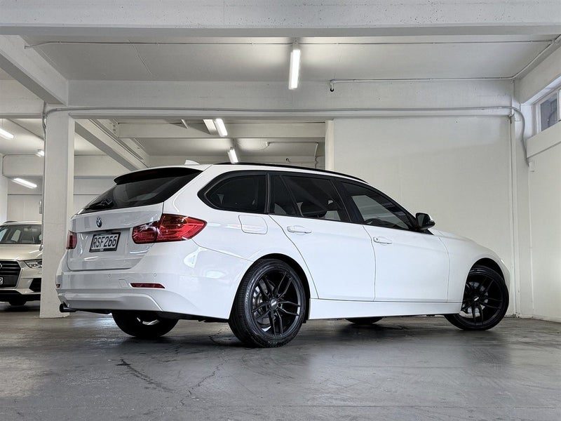 2012 BMW 320D Touring Wagon, photo 3