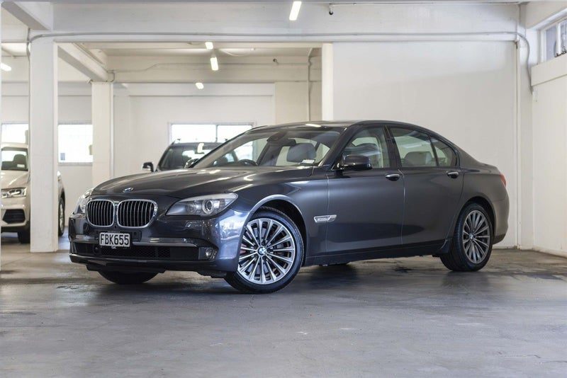 2009 BMW 750i 4.4L Twin Turbo V8 NZ New
